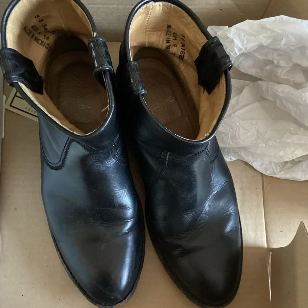 Frye Women’s  Black Leather Ankle Boots - Picture 4 of 8